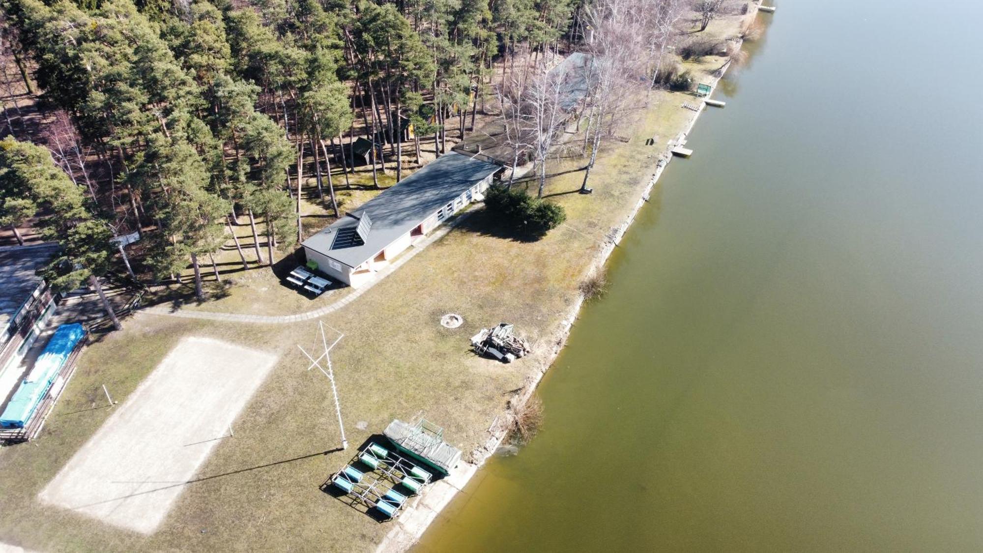 Yacht Club Bezdrev Hotel Hluboka nad Vltavou Exterior photo